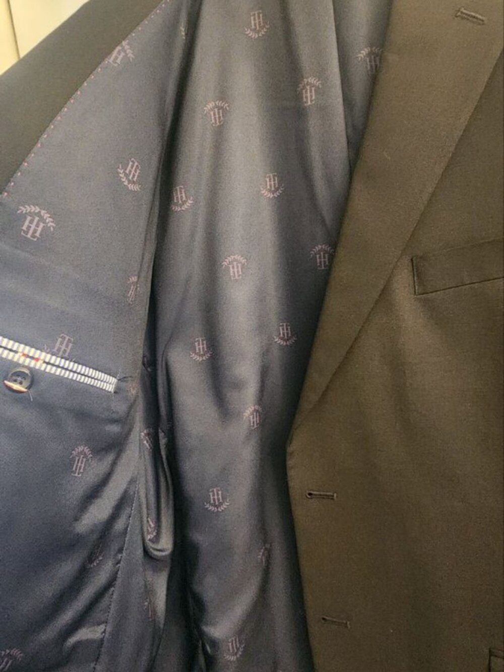 Tommy Hilfiger Men's suit XL - Picture 2 of 12